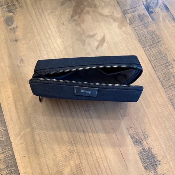 Bellroy Tech Kit - Picture 2 of 9